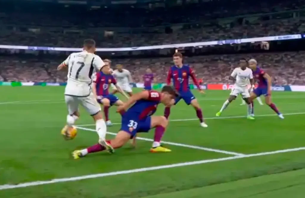 Penalti sobre Lucas