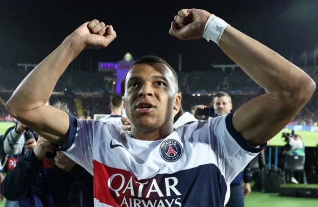 Mbappé celebrando el 1-4