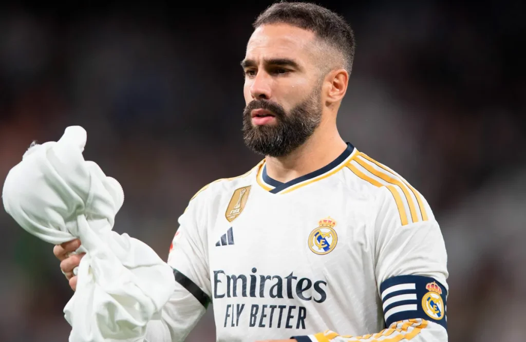 Carvajal lamentándose sobre el terreno de juego