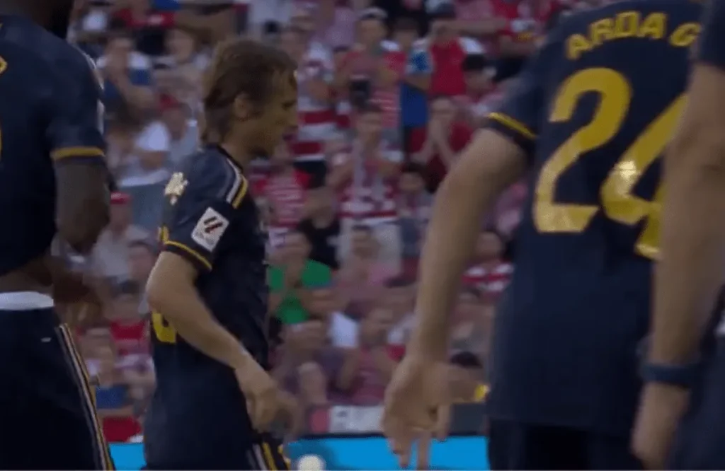 Modric se marchó ovacionado del Nuevo Los Cármenes