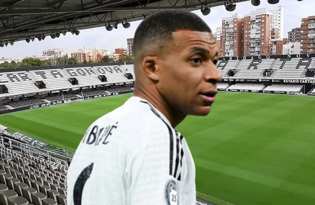 Kylian Mbappé y el Estadio de Cartagonova.