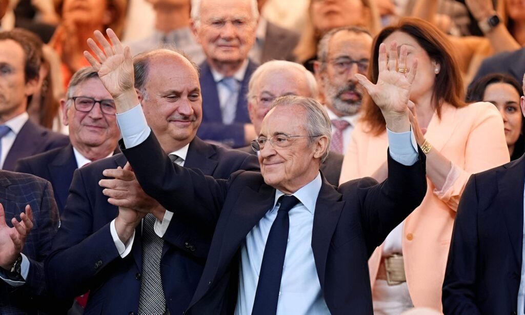Florentino se fue ovacionado del Bernabéu y se siente totalmente respaldado por los socios del Madrid