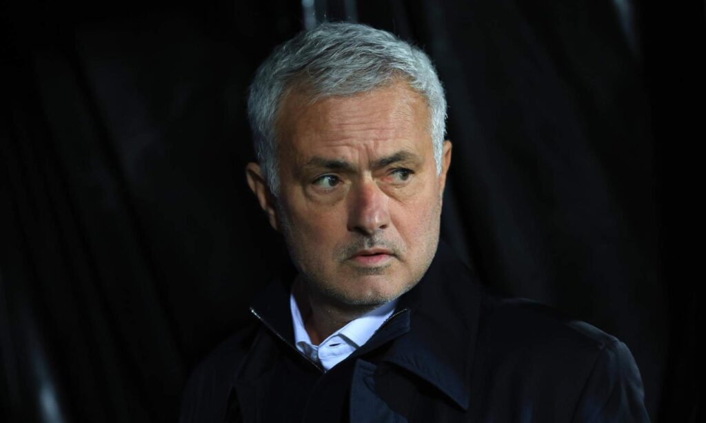 David Ornstein, periodista: "José Mourinho ya ha firmado su contrato de tres años con el Real Madrid y será oficial después de las elecciones"