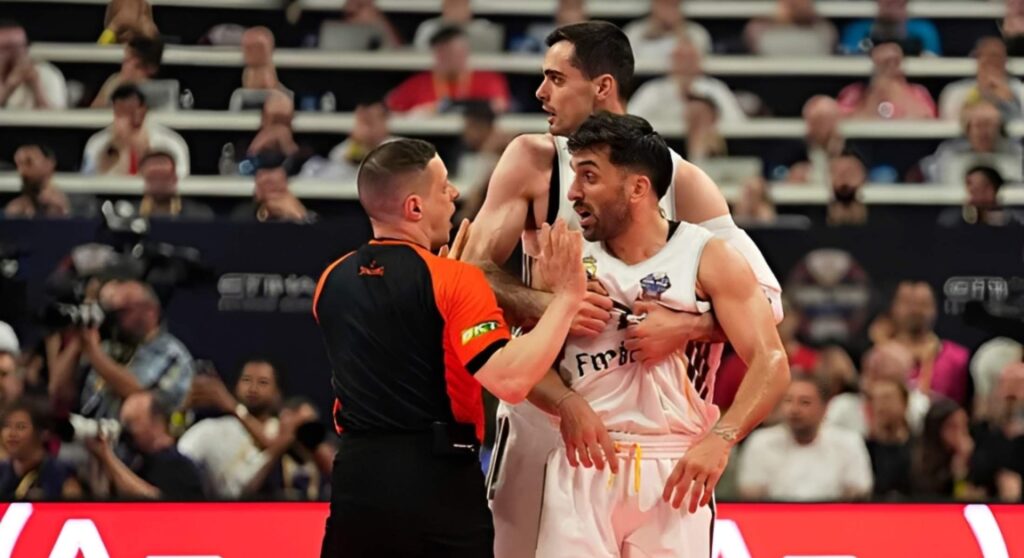 El arbitraje de la final de la Euroliga enfada al Real Madrid