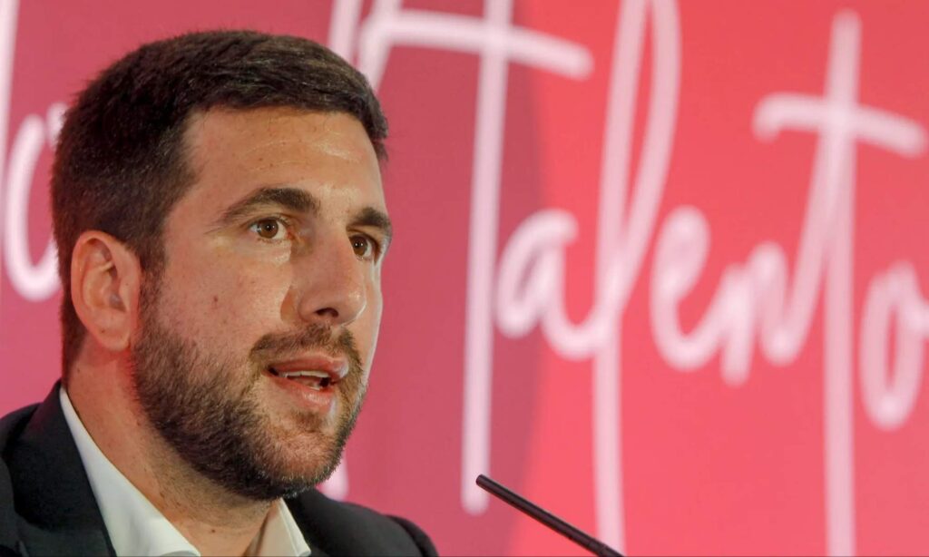Enrique Riquelme confirma ante la Junta Electoral su candidatura a la presidencia del Real Madrid