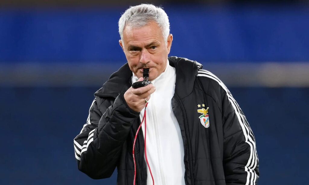 Ya es oficial: el Benfica anuncia la marcha de Mourinho al Madrid por 15 millones